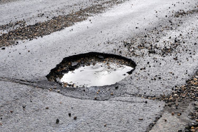 Buche, illuminazione e viabilità, MeetUp Reggio Cinque Stelle: “Il Comune faccia qualcosa per le nostre strade”